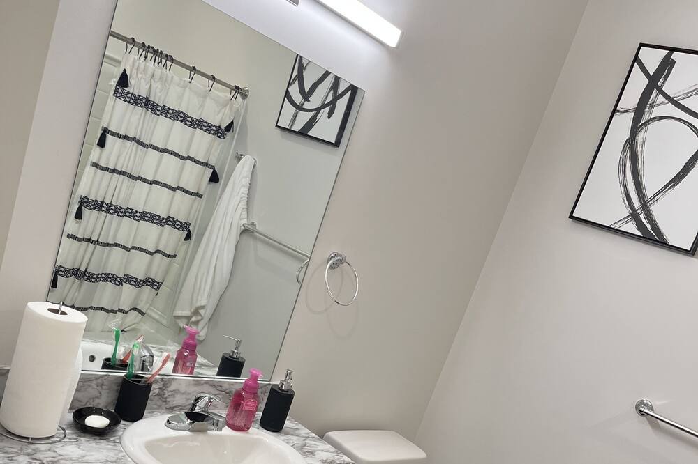 Photo of Bathroom in Raymore