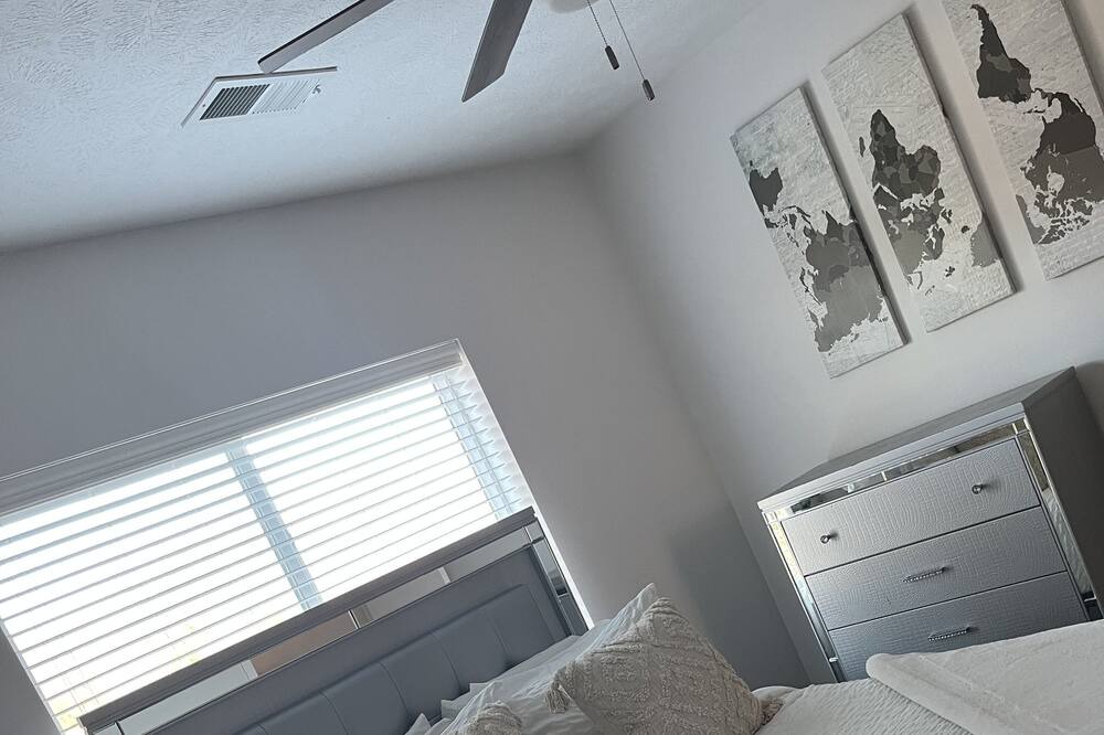 Photo of Bedroom in Raymore