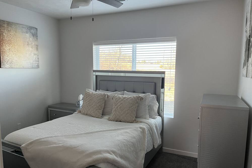 Photo of Bedroom in Raymore