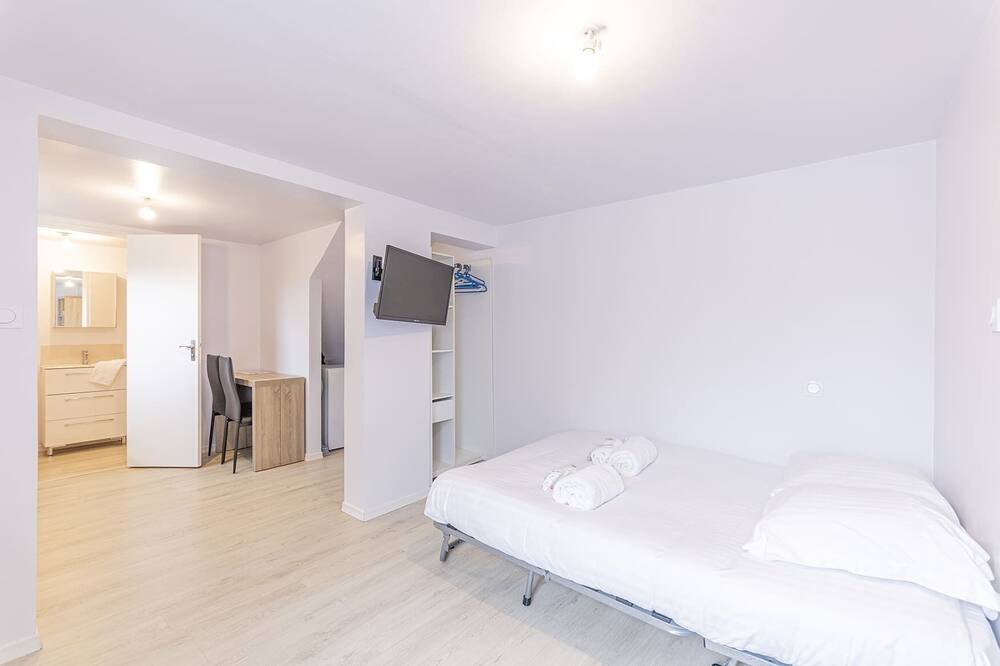 Photo of Bedroom in Laval