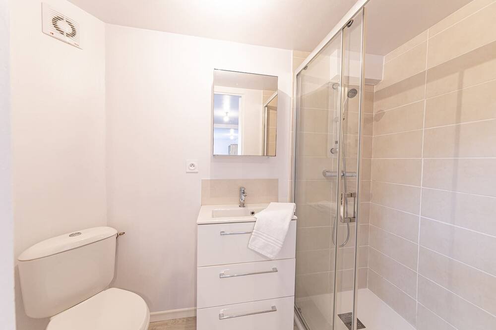 Photo of Bathroom in Laval