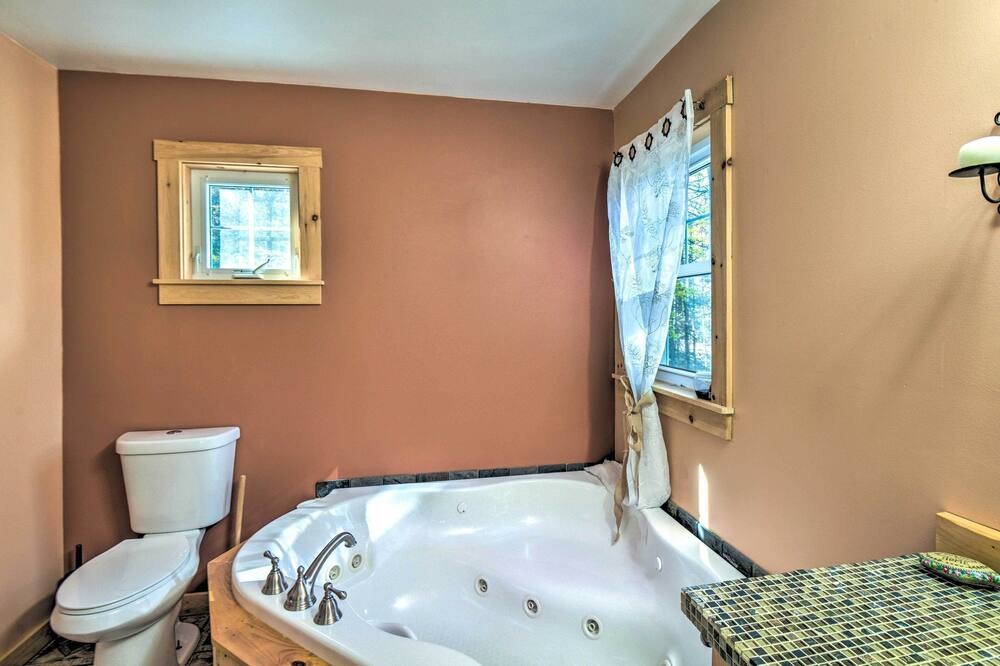 Photo of Bathroom in Sunapee