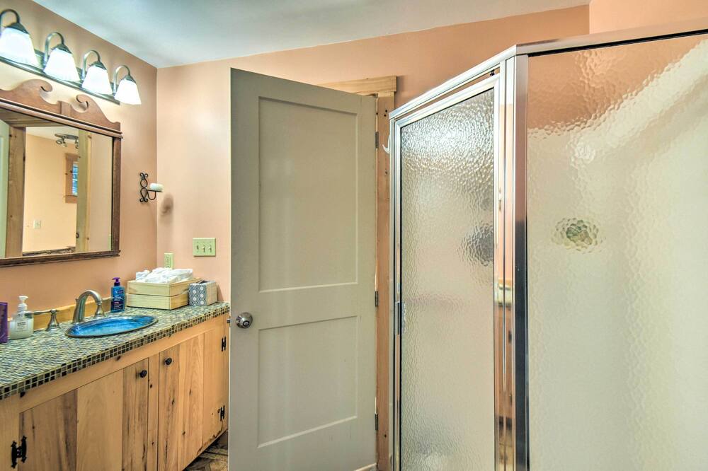 Photo of Bathroom in Sunapee