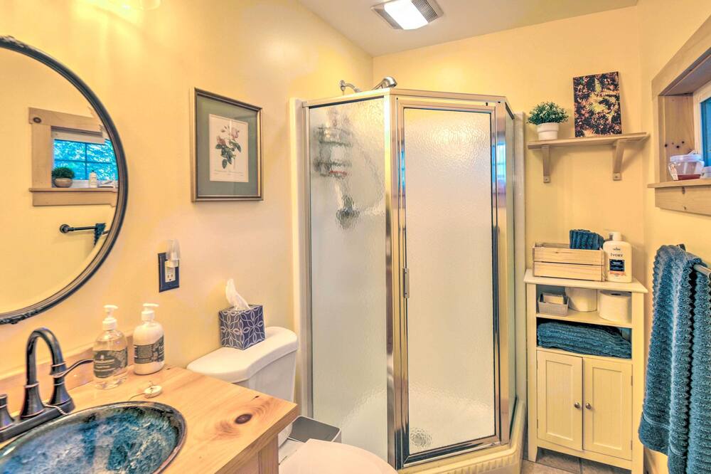 Photo of Bathroom in Sunapee