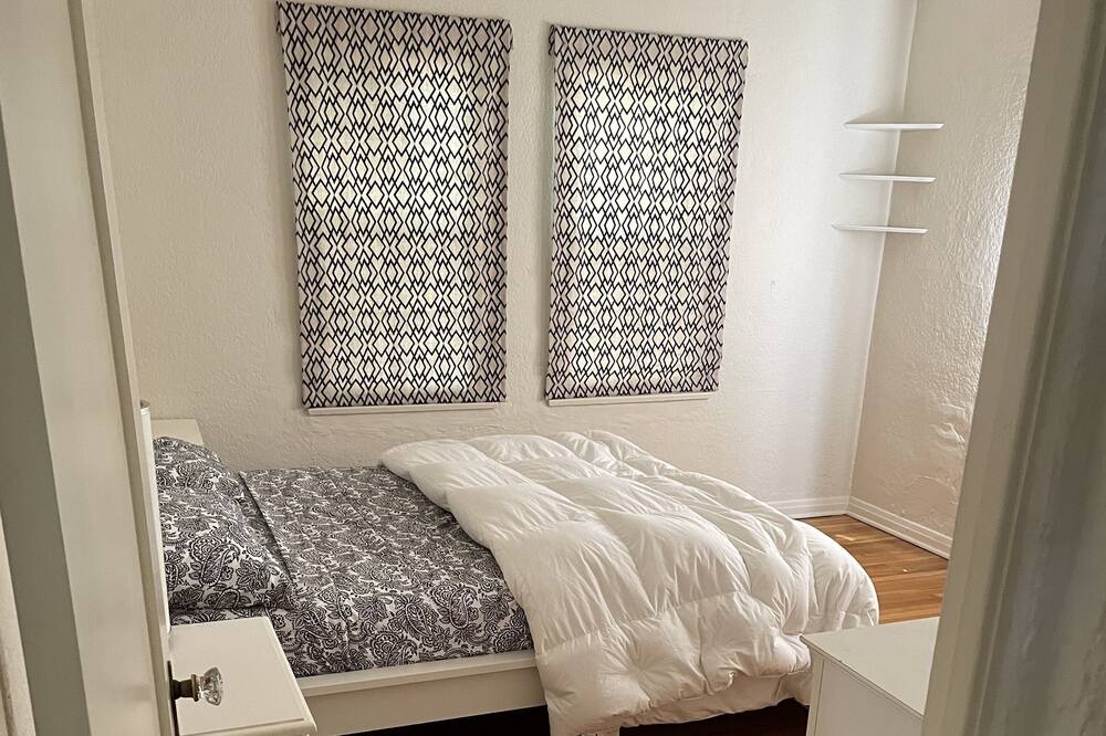 Photo of Bedroom in Studio City