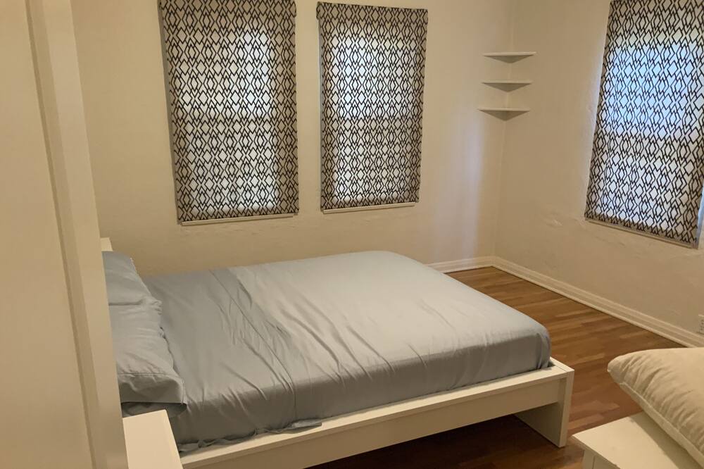Photo of Bedroom in Studio City