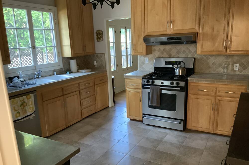 Photo of Kitchen in Studio City