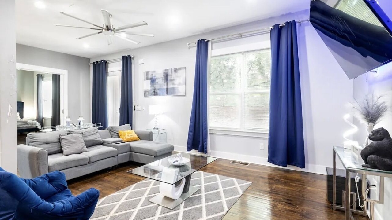 Photo of Livingroom in Candler-McAfee