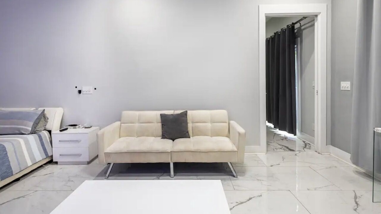 Photo of Livingroom in Candler-McAfee