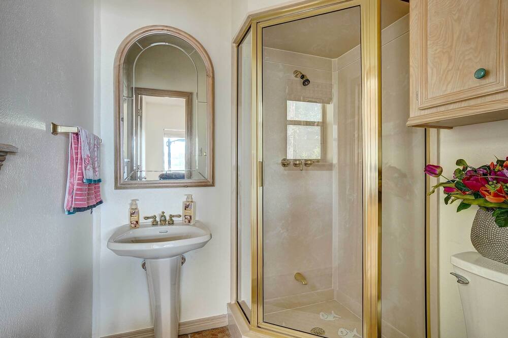 Photo of Bathroom in Willis