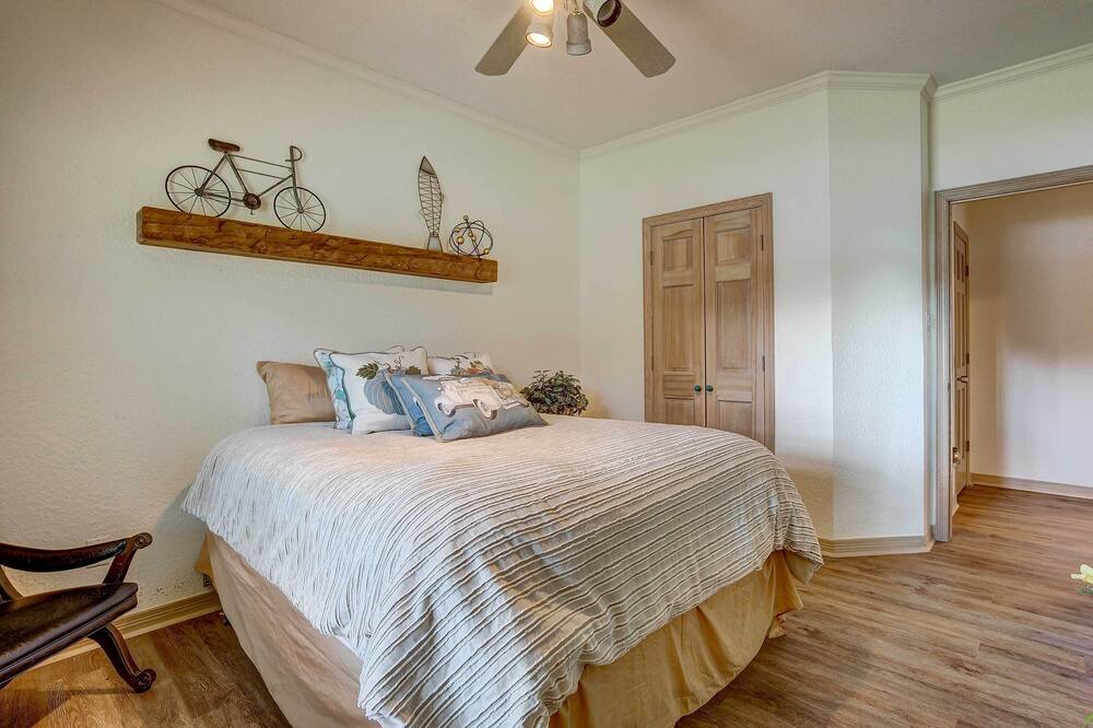 Photo of Bathroom in Willis