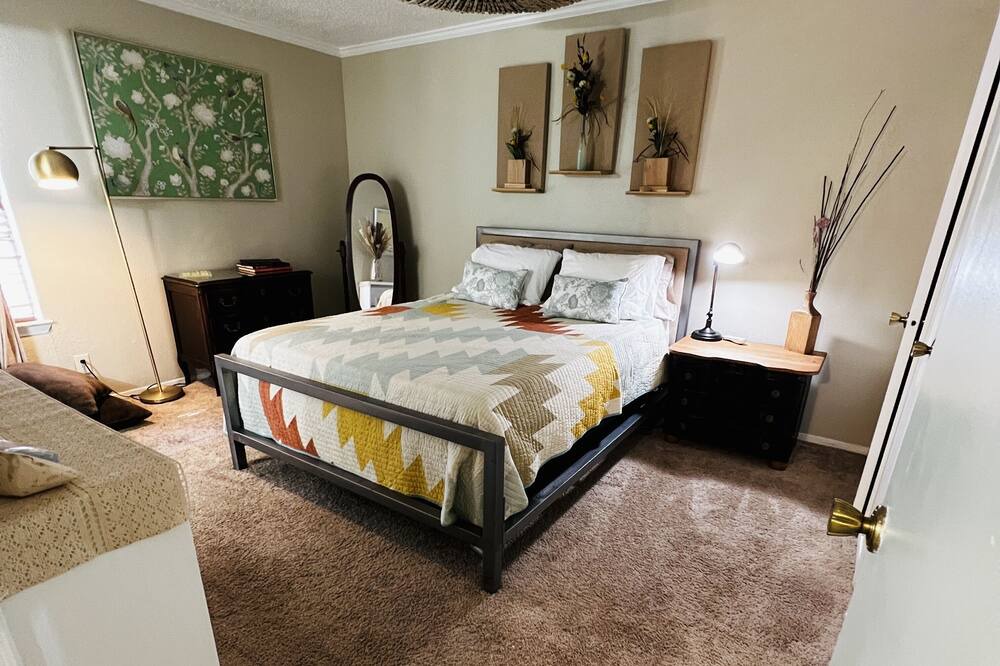 Photo of Bedroom in Knox - Henderson