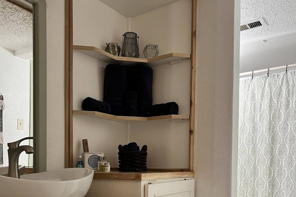 Photo of Bathroom in Knox - Henderson