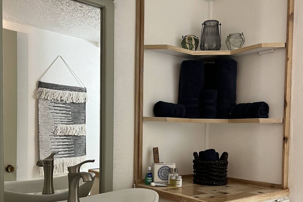 Photo of Bathroom in Knox - Henderson