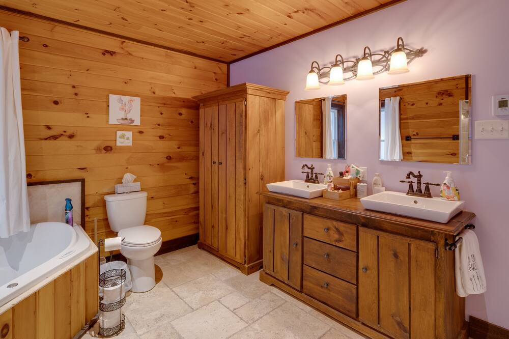 Photo of Bathroom in Sainte-Beatrix