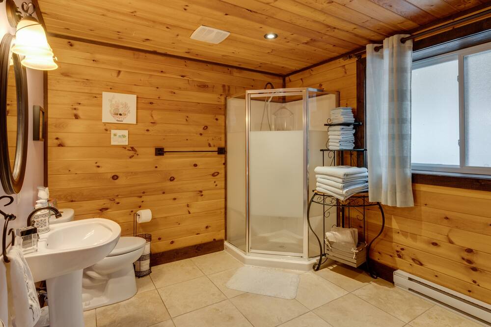 Photo of Bathroom in Sainte-Beatrix