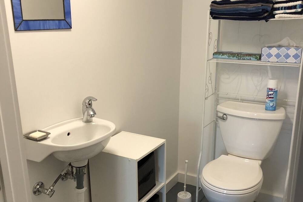 Photo of Bathroom in Etna