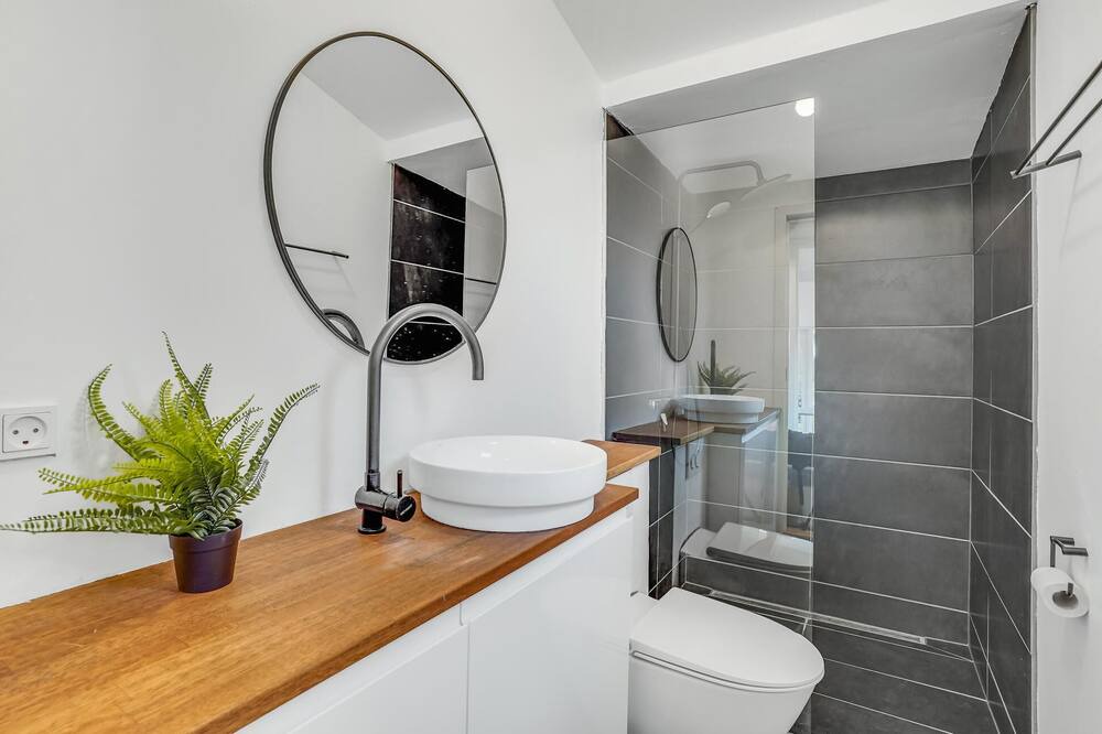 Photo of Bathroom in Mern