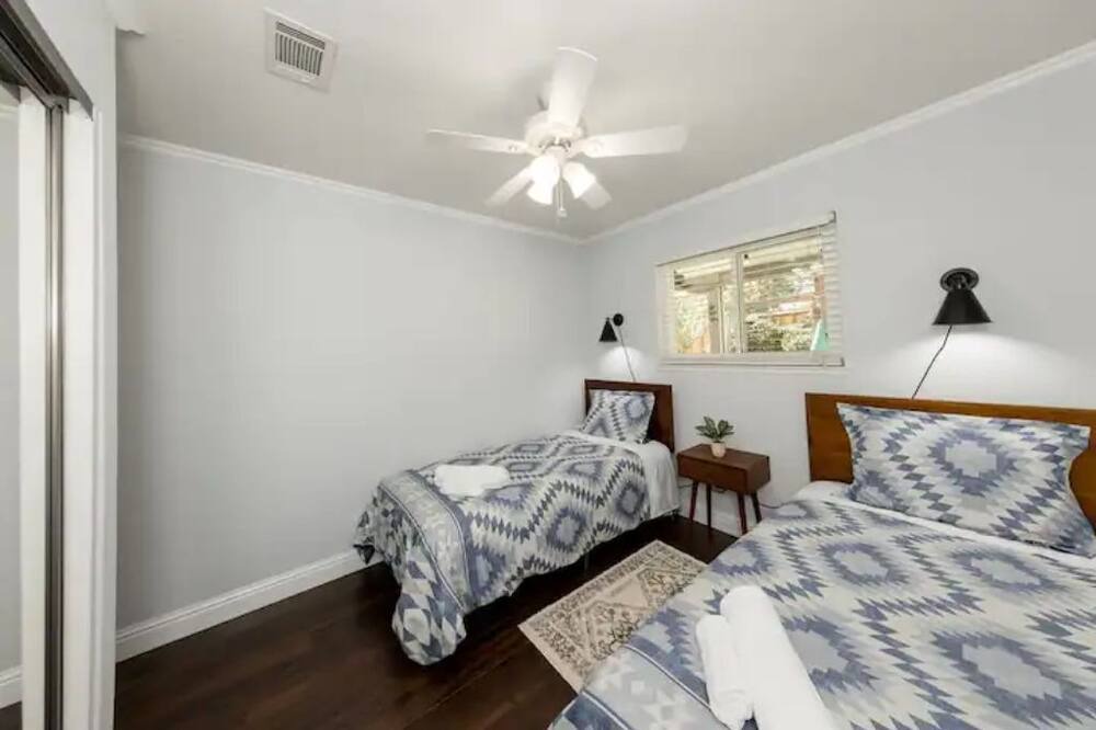 Photo of Bedroom in Orangevale
