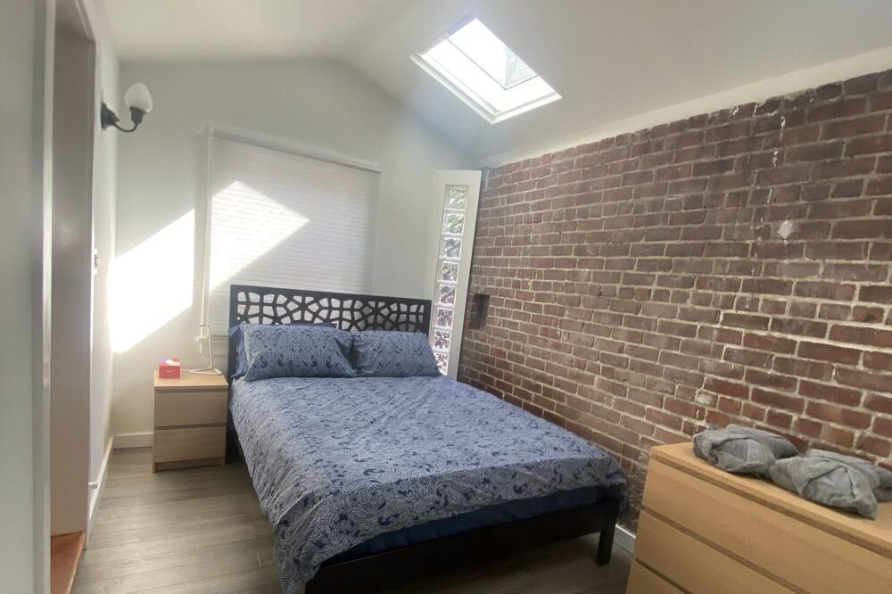 Photo of Bedroom in Central Berkeley