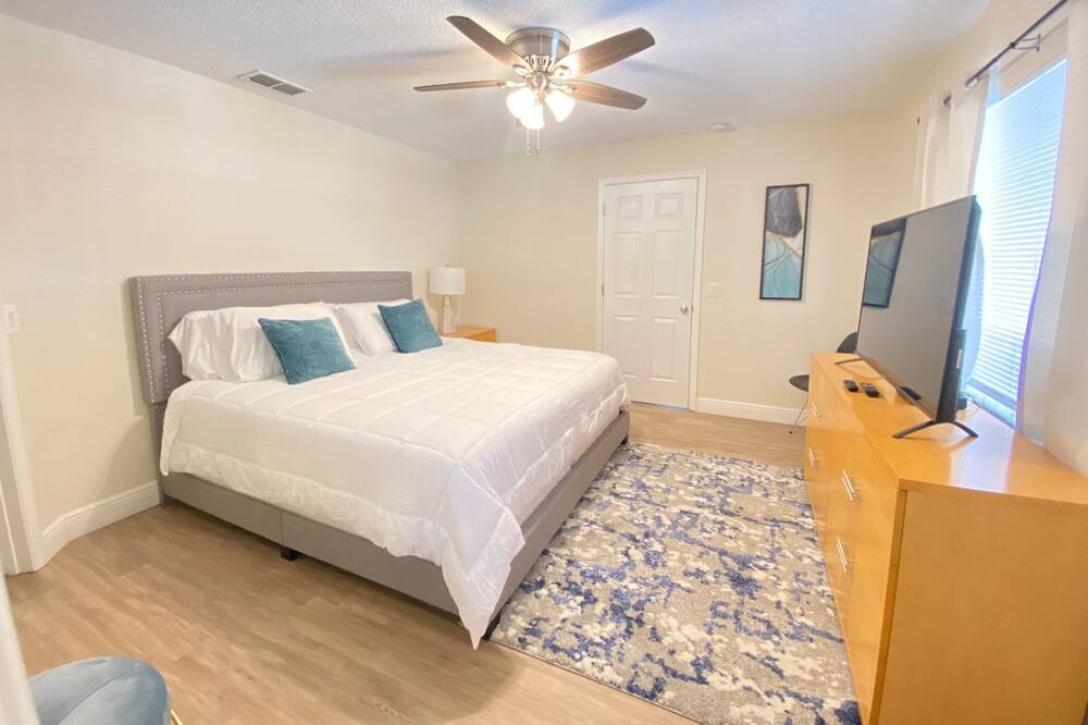 Photo of Bedroom in Thousand Oaks