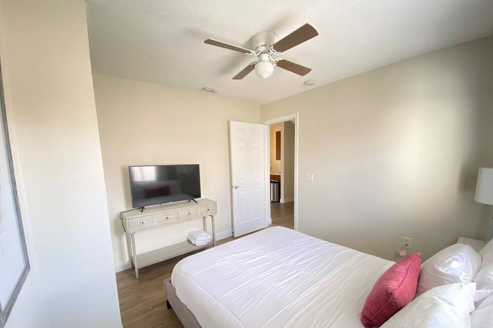 Photo of Bedroom in Thousand Oaks