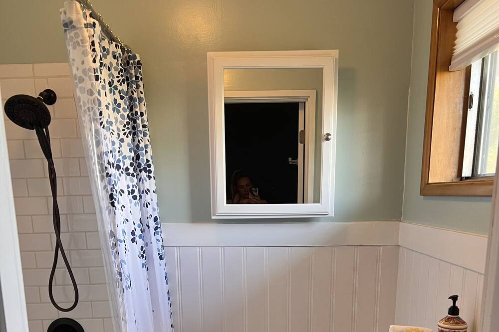 Photo of Bathroom in Hillsboro