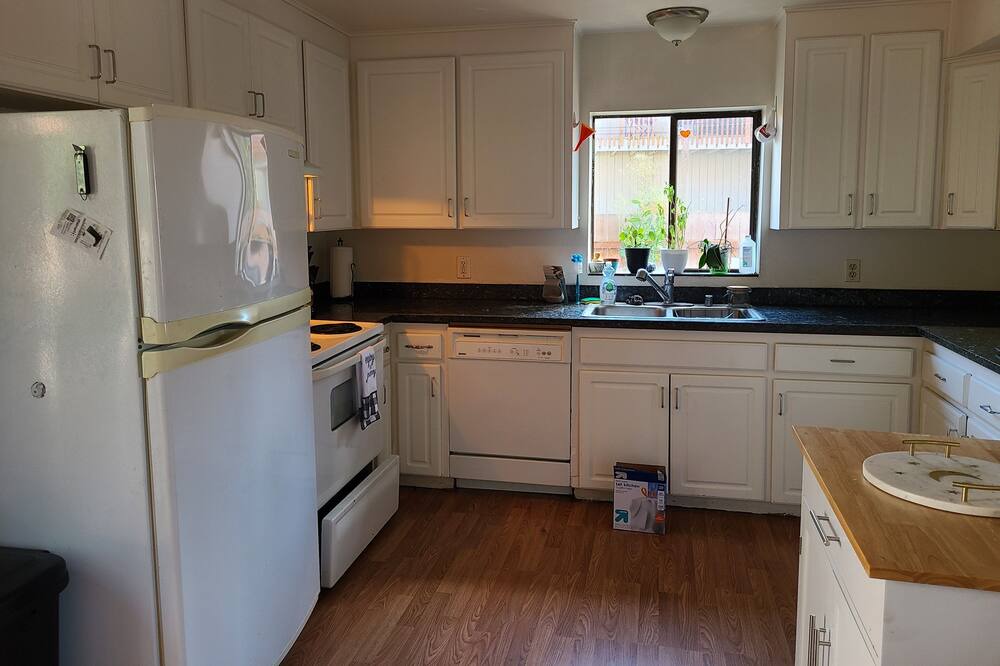 Photo of Kitchen in Tillicum