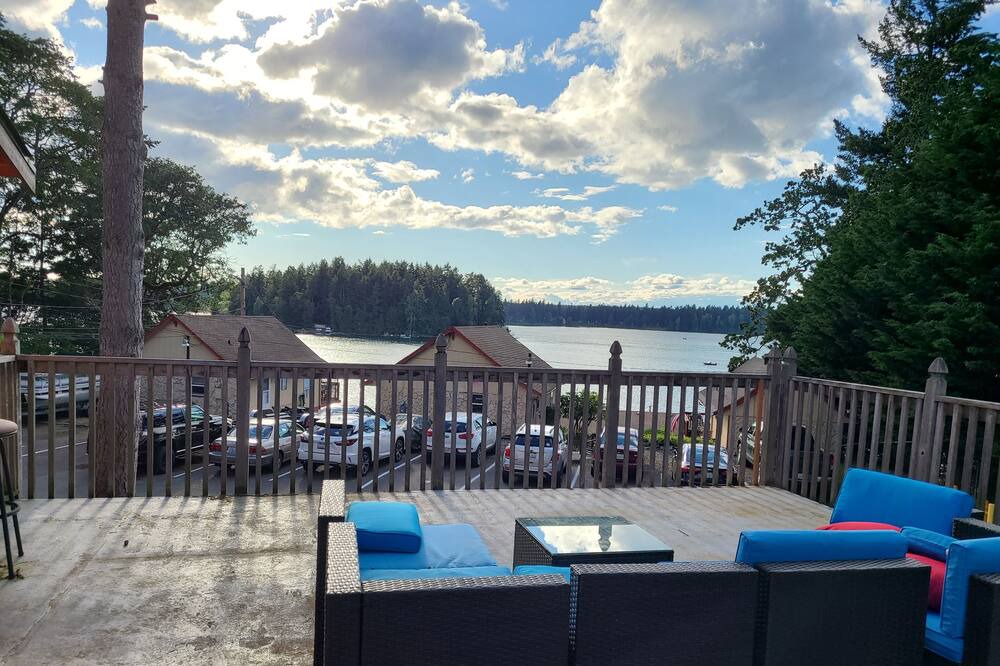 Photo of Others in Tillicum