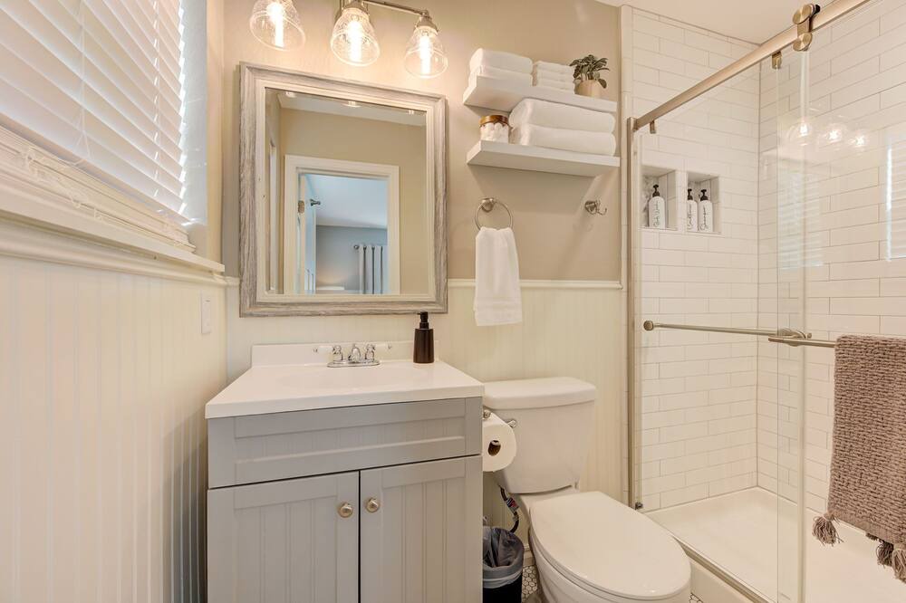 Photo of Bathroom in Del City