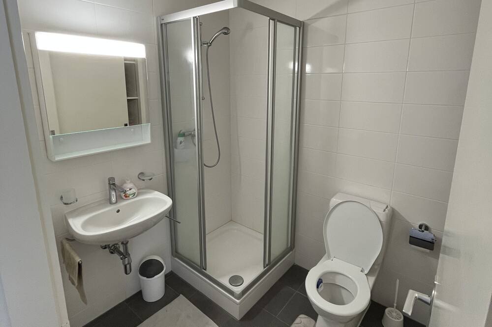 Photo of Bathroom in Plainpalais
