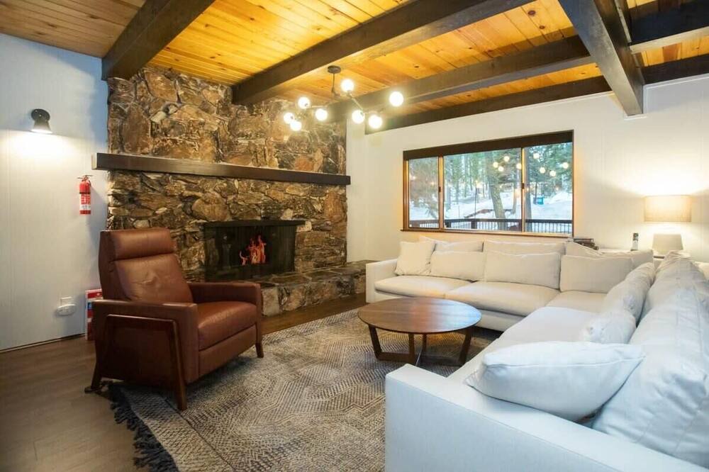 Photo of Livingroom in Tahoe Woods