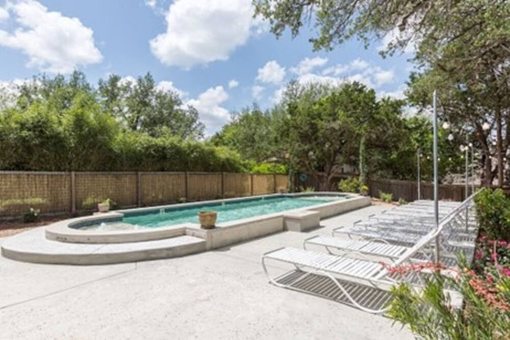Photo of Outdoor in Apache Shores
