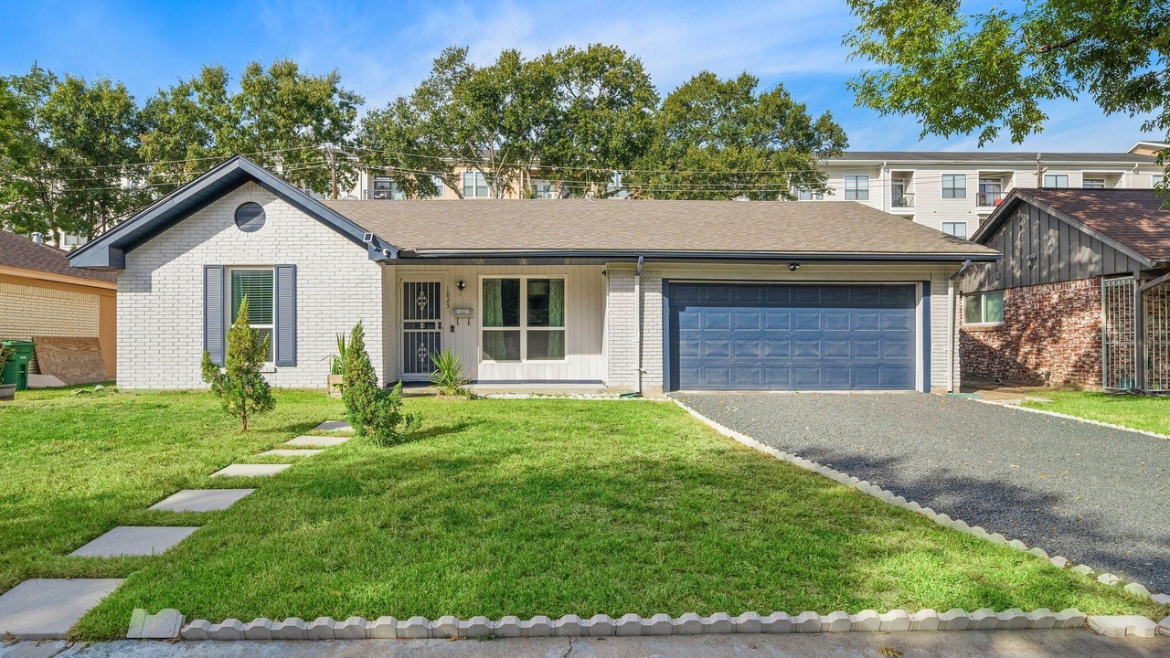 Photo of Outdoor in Brookhollow