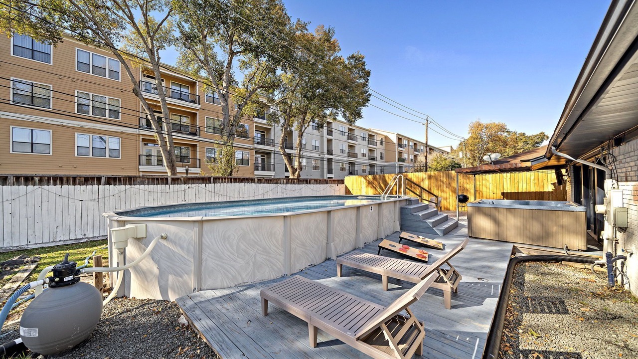 Photo of Outdoor in Brookhollow