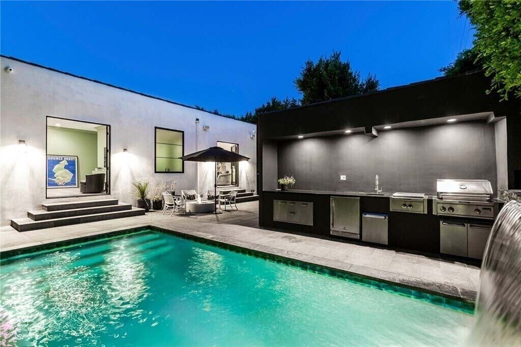 Photo of Outdoor in Melrose