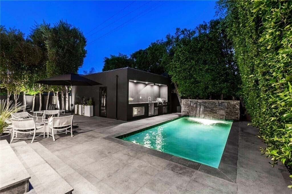 Photo of Outdoor in Melrose