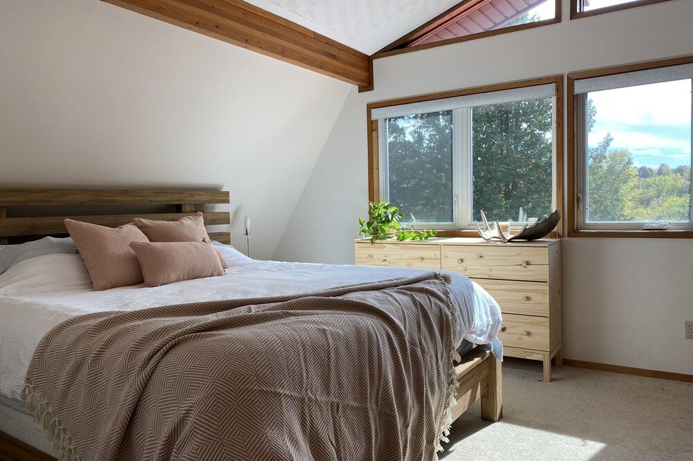 Photo of Bedroom in Calabogie