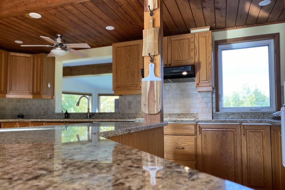 Photo of Kitchen in Calabogie