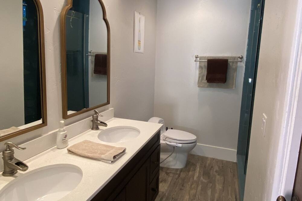 Photo of Bathroom in Encanto