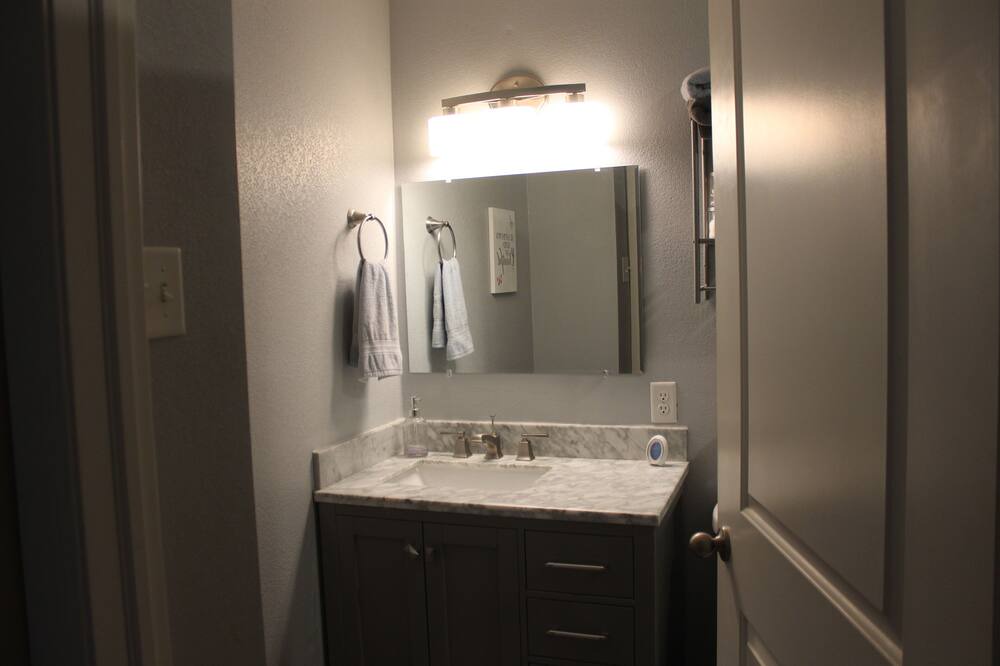 Photo of Bathroom in Kaufman County