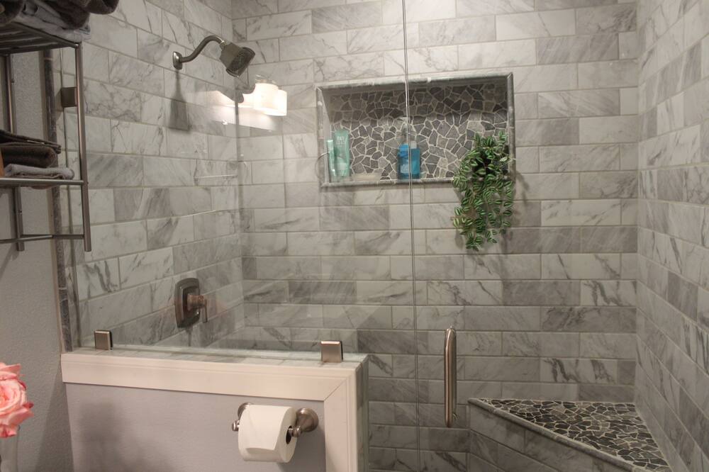Photo of Bathroom in Kaufman County