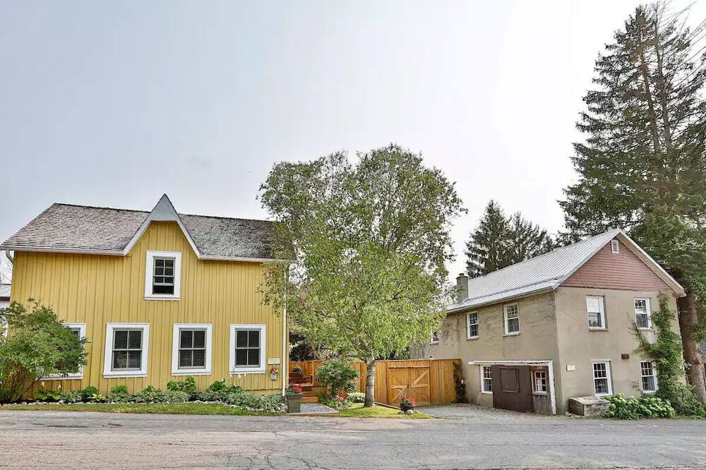 Photo of Outdoor in King