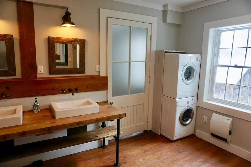 Photo of Bathroom in King