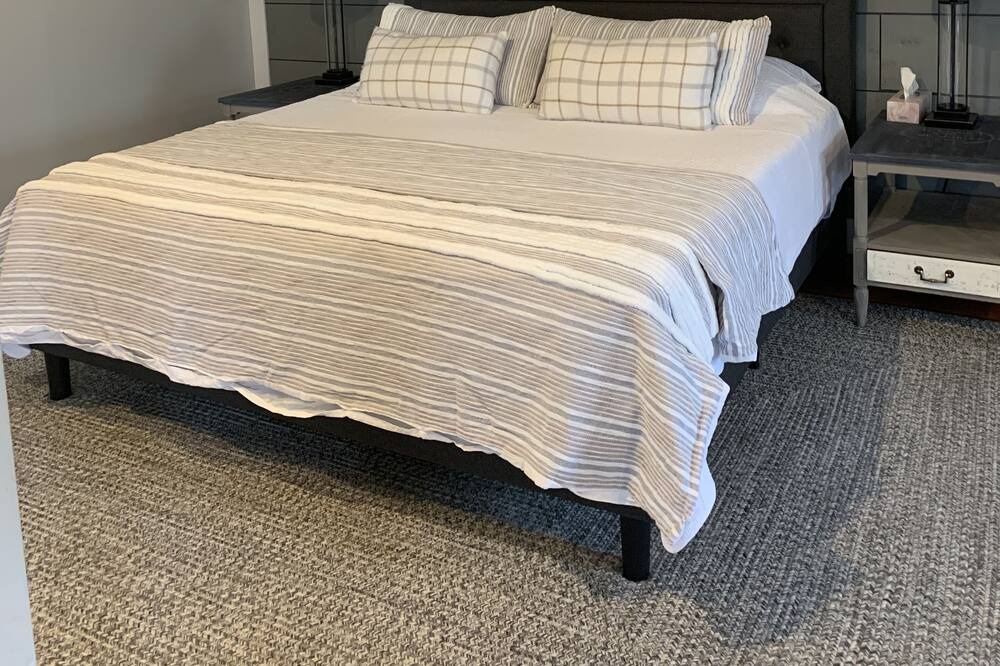 Photo of Bedroom in King