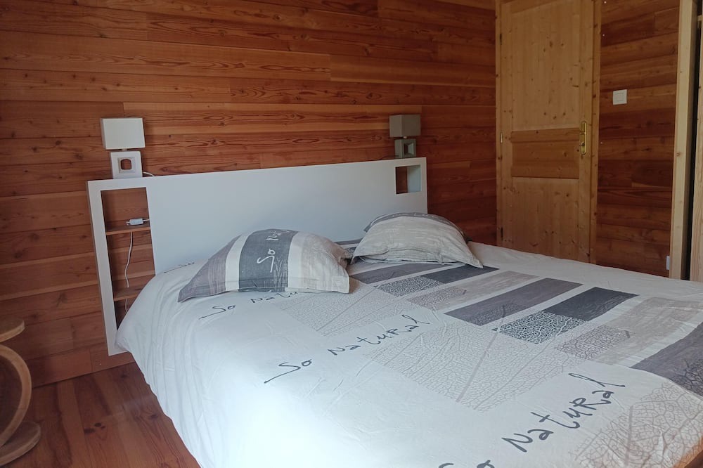 Photo of Bedroom in Roquefort-les-Cascades