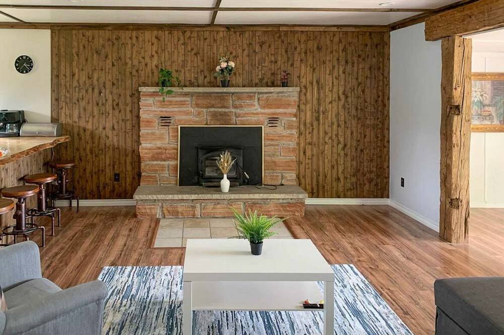 Photo of Livingroom in Bobcaygeon