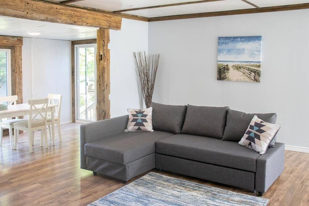 Photo of Livingroom in Bobcaygeon