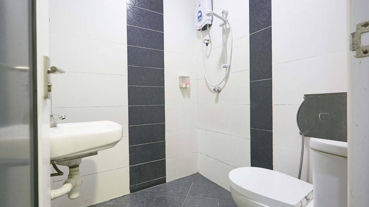 Photo of Bathroom in Kampung Tebat Kening