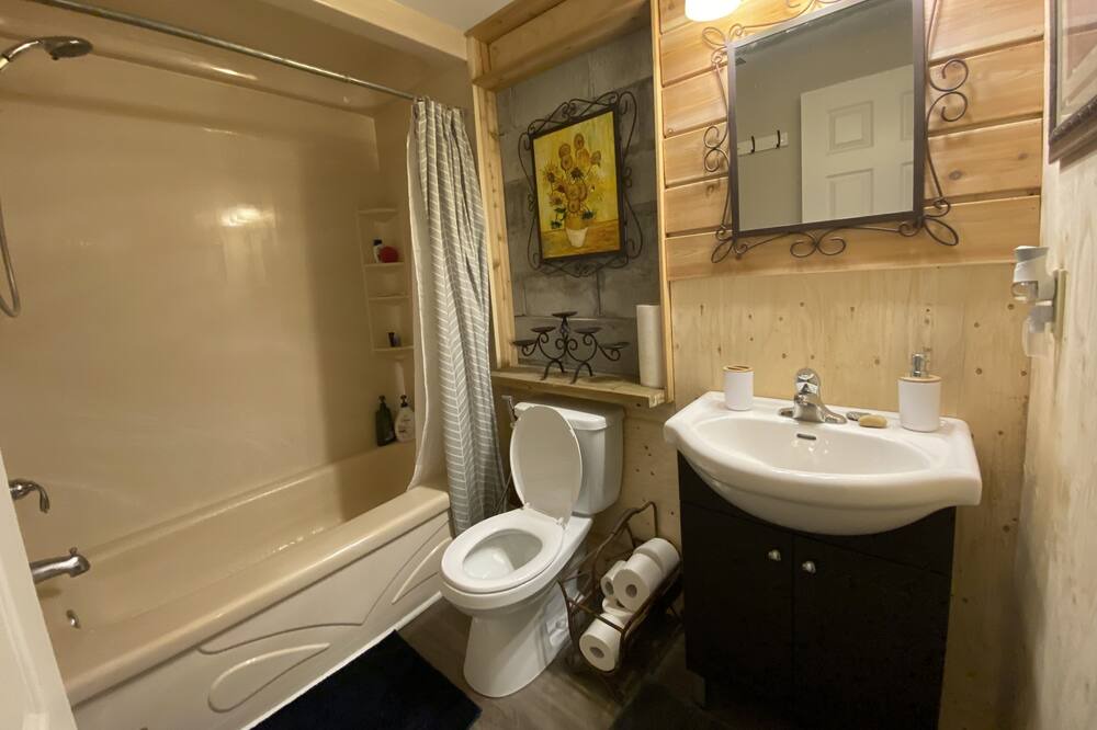 Photo of Bathroom in Greenbank